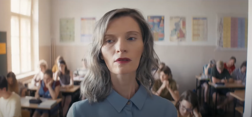     Moje wspaniałe życie - zwiastun filmu. Agata Buzek jako kobieta prowadząca podwójne życie